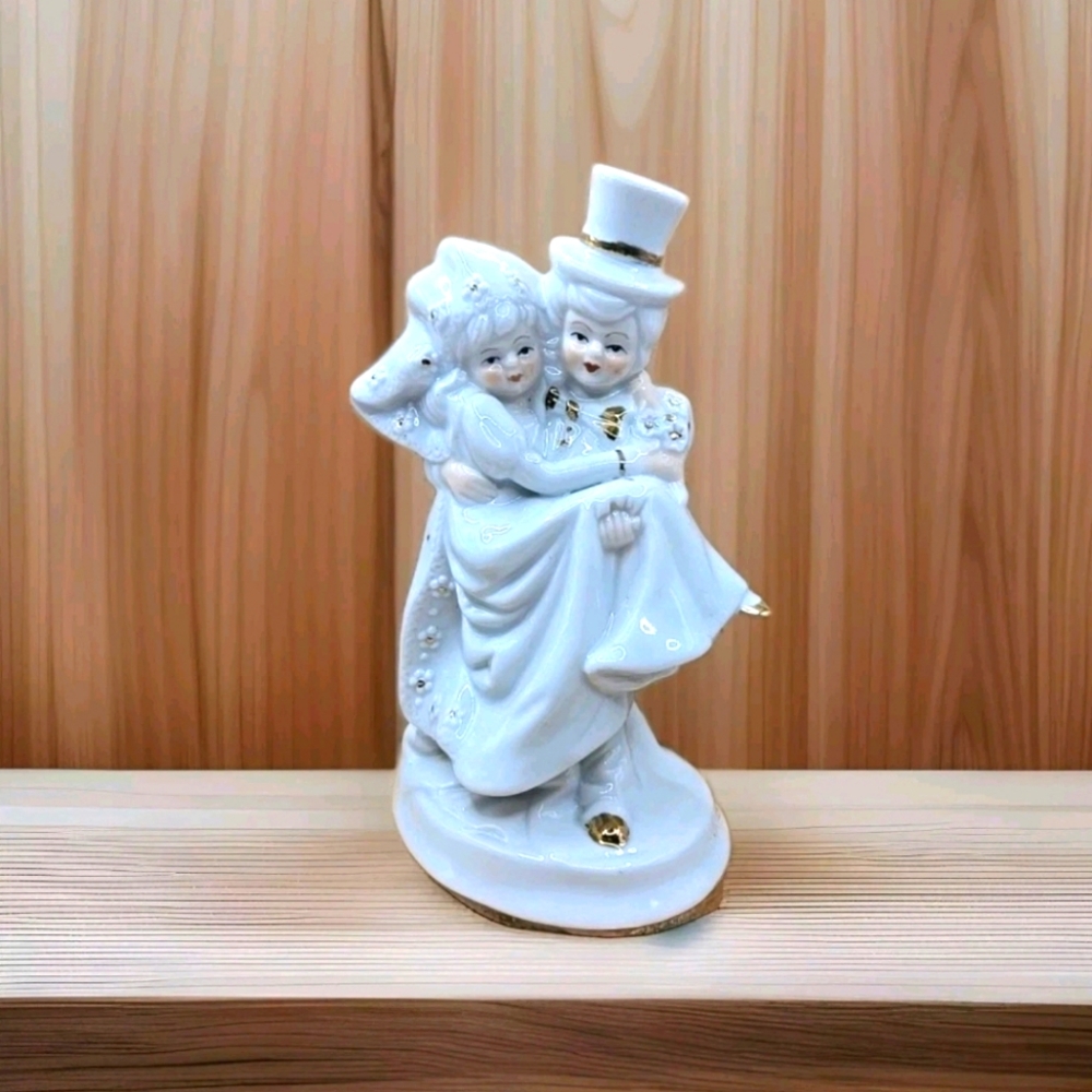 Vintage Bride Groom Porcelain Magic Memories Ceramic Figurine Cake Topper 7.25"